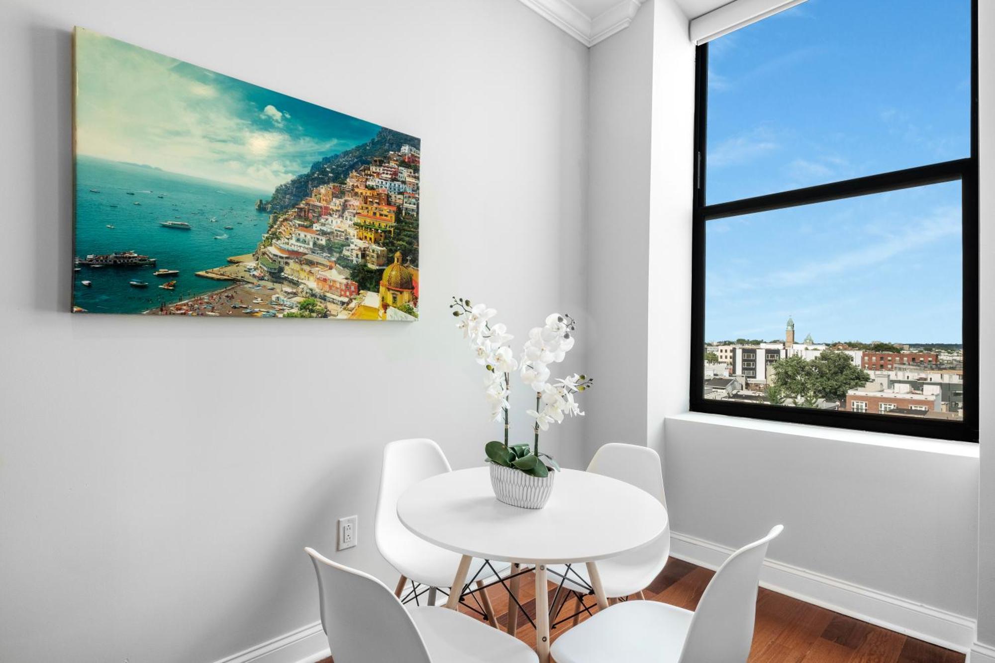 Modern 1br W Rooftop Pool * Philadelphia