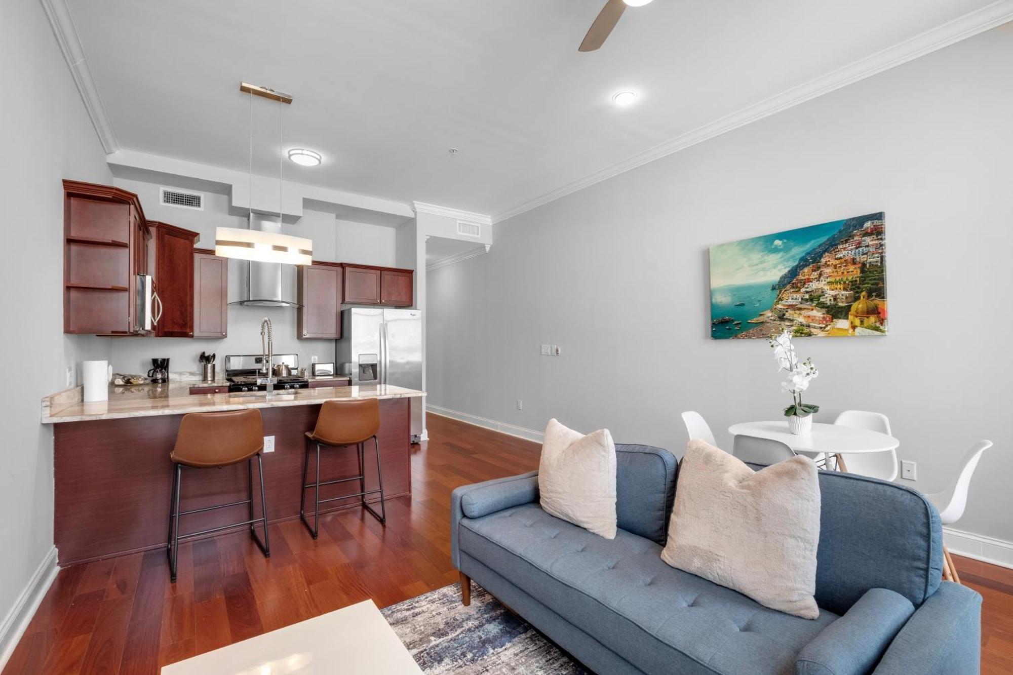Modern 1br W Rooftop Pool Apartment *